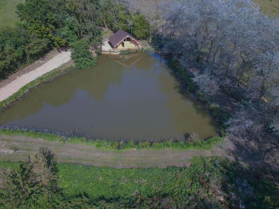 Log Cabin/Hot Tub On Private Lake Jurassic Coast Bridport Exterior photo